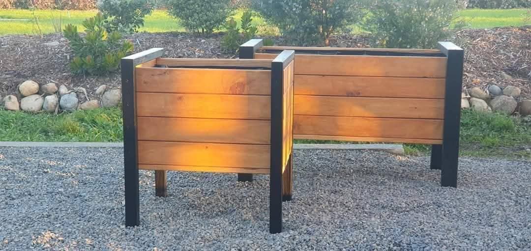 Raised garden planters